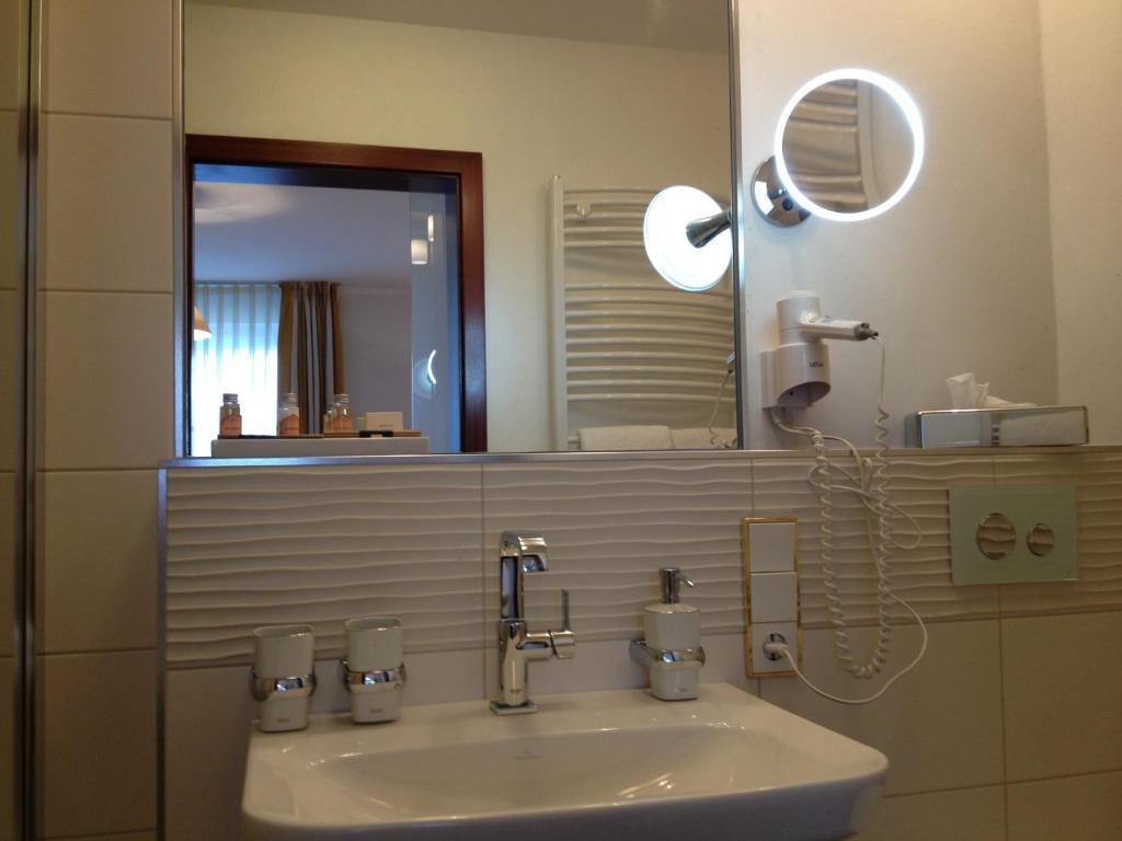 Hotel Kaiserhof Medebach Rom bilde